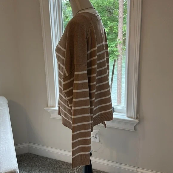 NWT Solid & Striped The Lowell Wool/Cashmere Low V-neck Sweater, Size Large - Picture 5 of 9